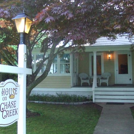 House On Chase Creek Bed & Breakfast Shelter Island Heights ภายนอก รูปภาพ