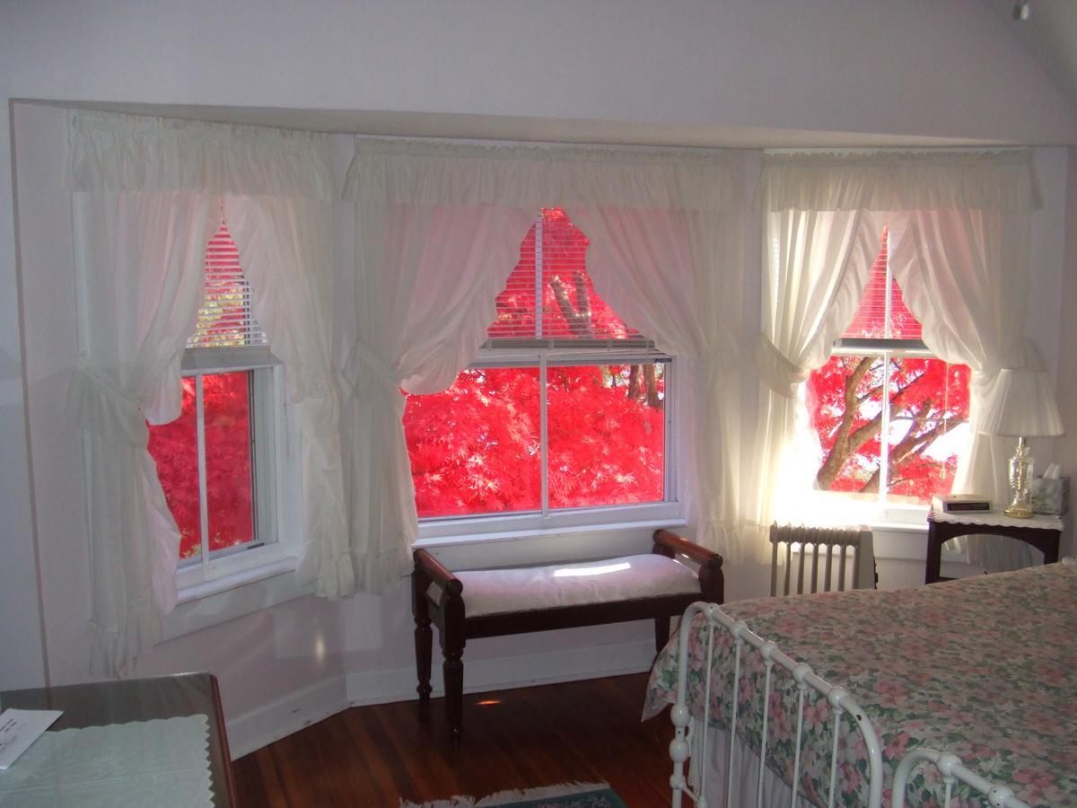 House On Chase Creek Bed & Breakfast Shelter Island Heights ภายนอก รูปภาพ