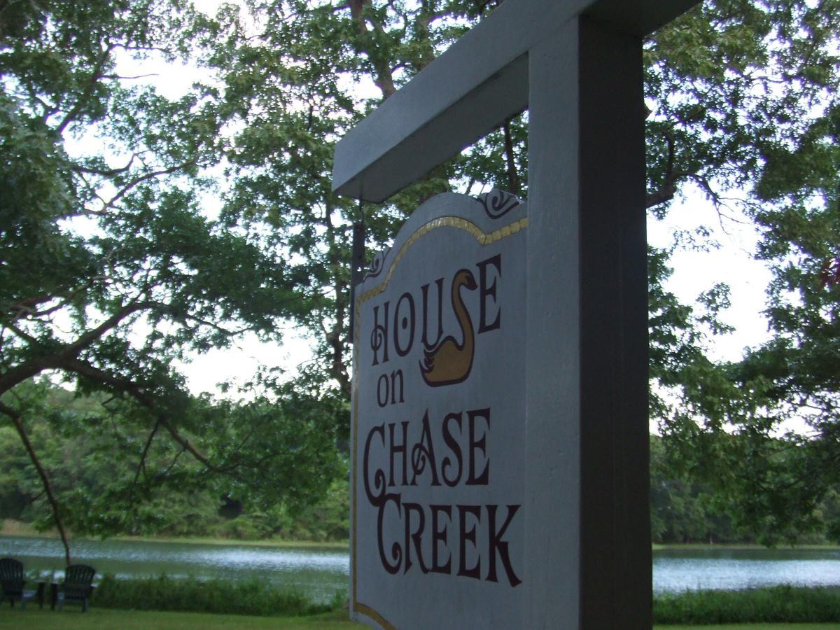 House On Chase Creek Bed & Breakfast Shelter Island Heights ภายนอก รูปภาพ