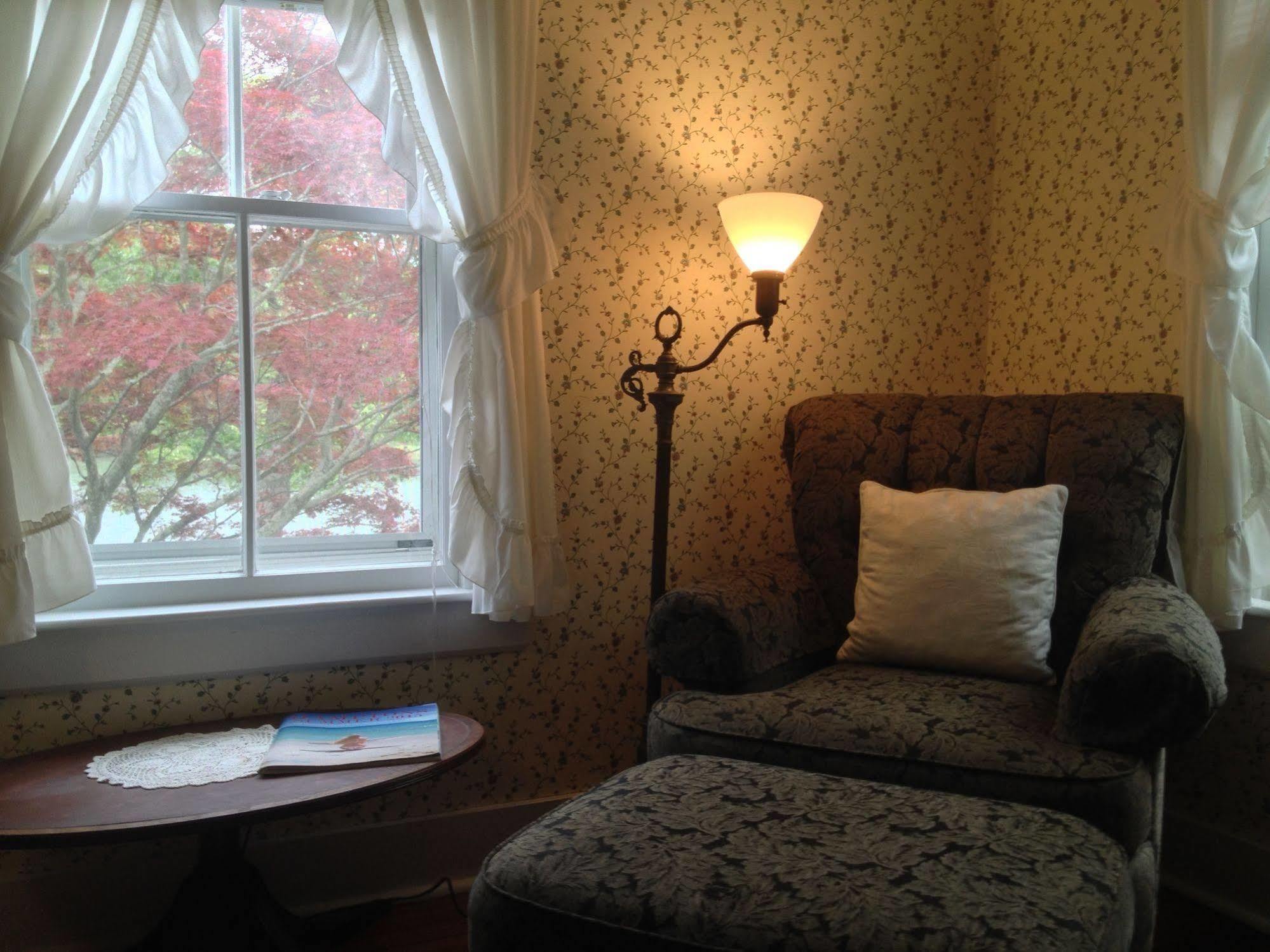 House On Chase Creek Bed & Breakfast Shelter Island Heights ภายนอก รูปภาพ