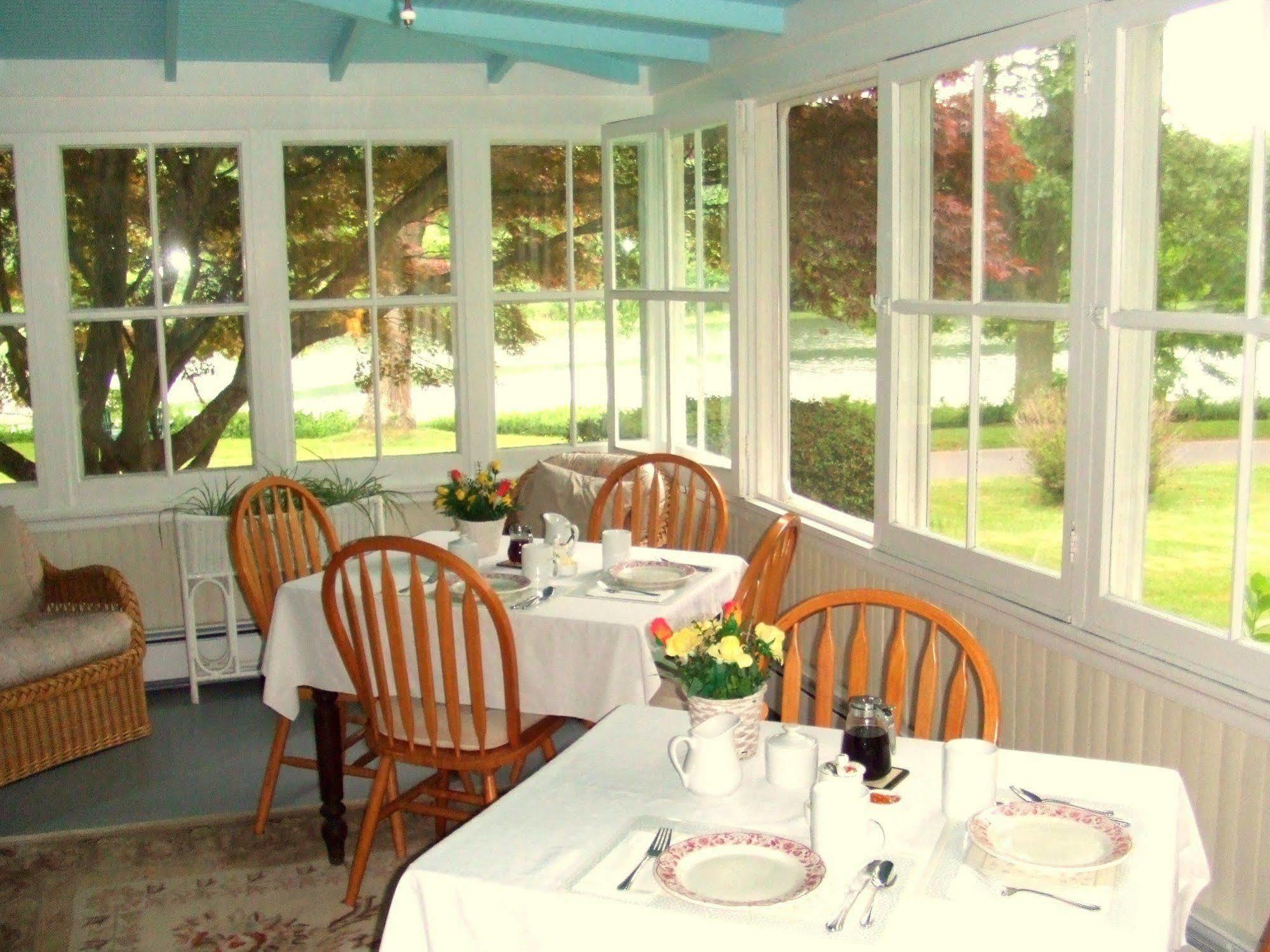 House On Chase Creek Bed & Breakfast Shelter Island Heights ภายนอก รูปภาพ