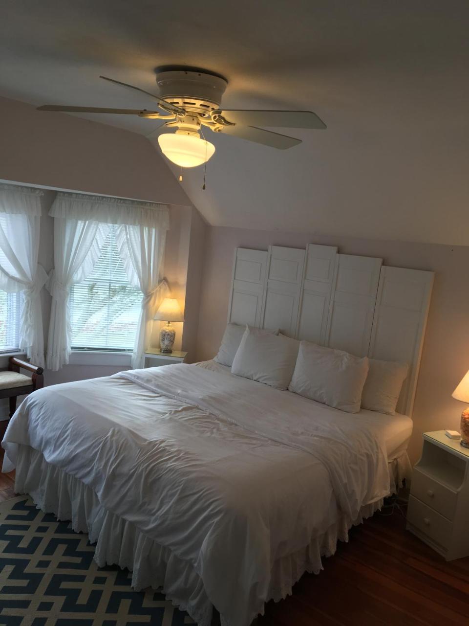 House On Chase Creek Bed & Breakfast Shelter Island Heights ภายนอก รูปภาพ